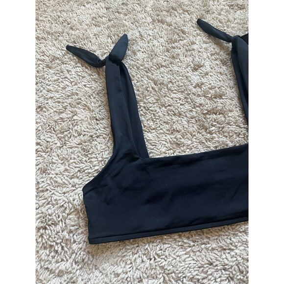 Frankies Bikinis Kendall Tie-Shoulder Bikini Top in Black Size SMALL - Picture 2 of 4